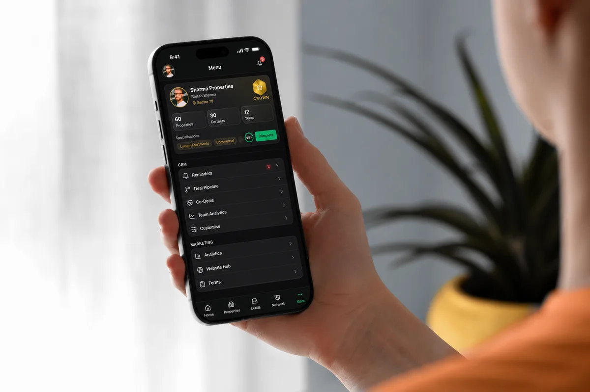 A broker running their business on 4Brokr from their phone